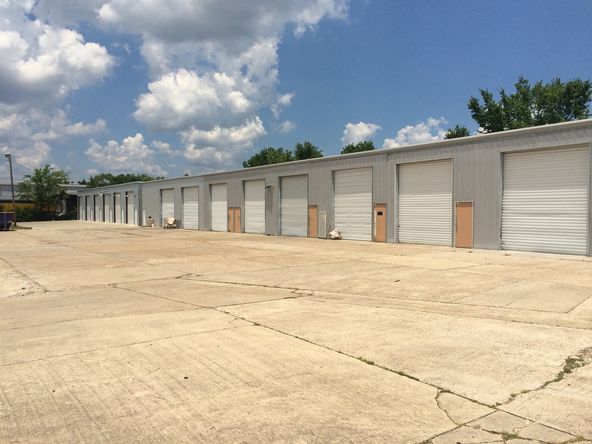 Office/Warehouse Available For Lease: 495 W 61st St, Shreveport, LA 71106
